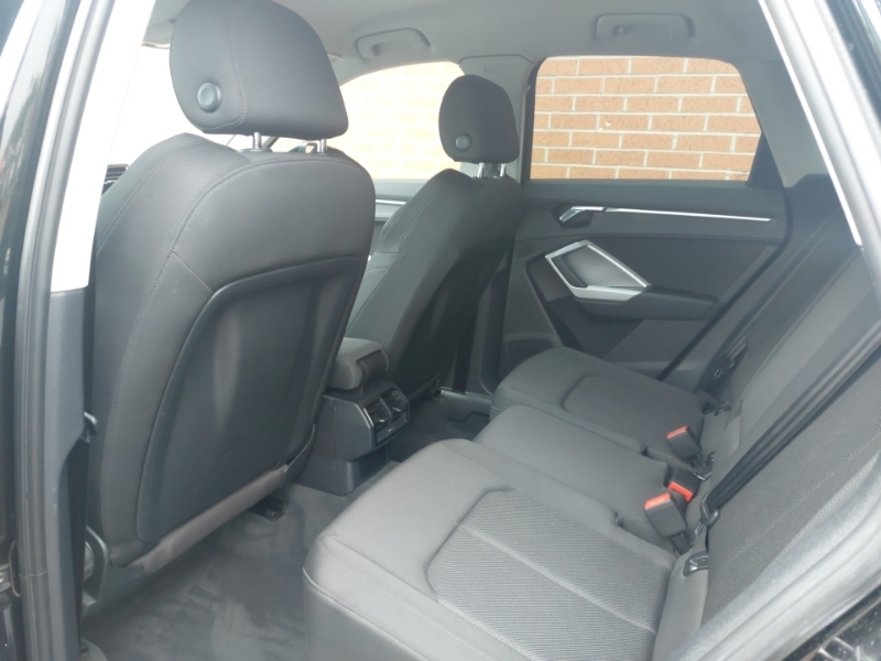 Audi Q3 35 Tfsi Sport Black #6