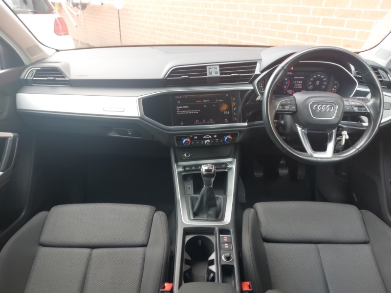 Audi Q3 35 Tfsi Sport Black #3
