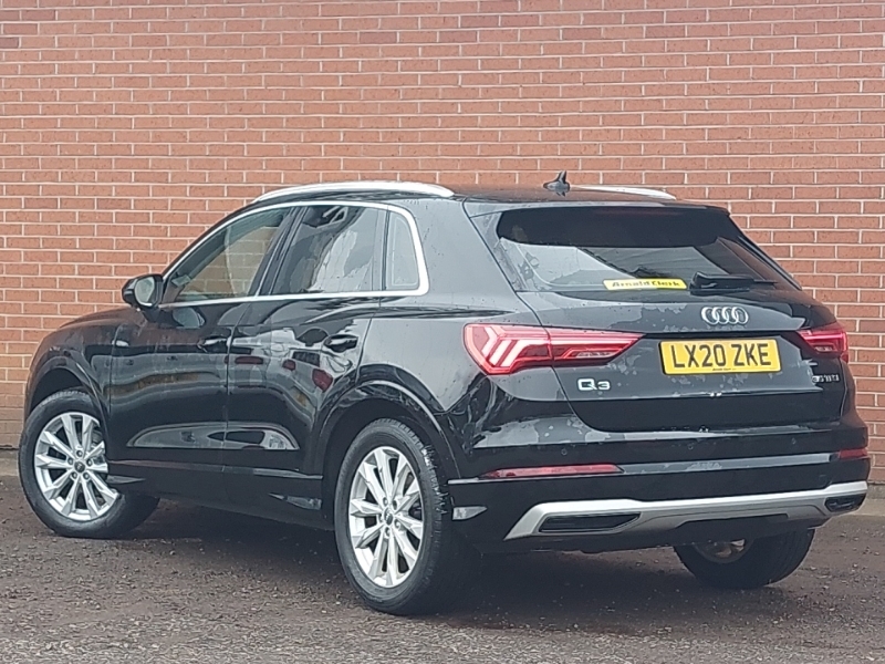 Audi Q3 35 Tfsi Sport Black #2