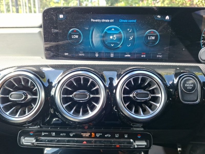 Mercedes-Benz CLA Class Cla 180 Amg Line Premium Plus Coupe Black #15