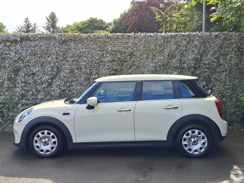 Mini Hatch 1.5 One Classic II Comfortnav Pack White #4