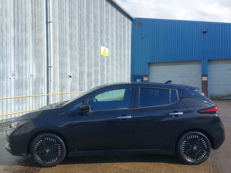 Nissan Leaf 110Kw N-connecta 39Kwh Black #4