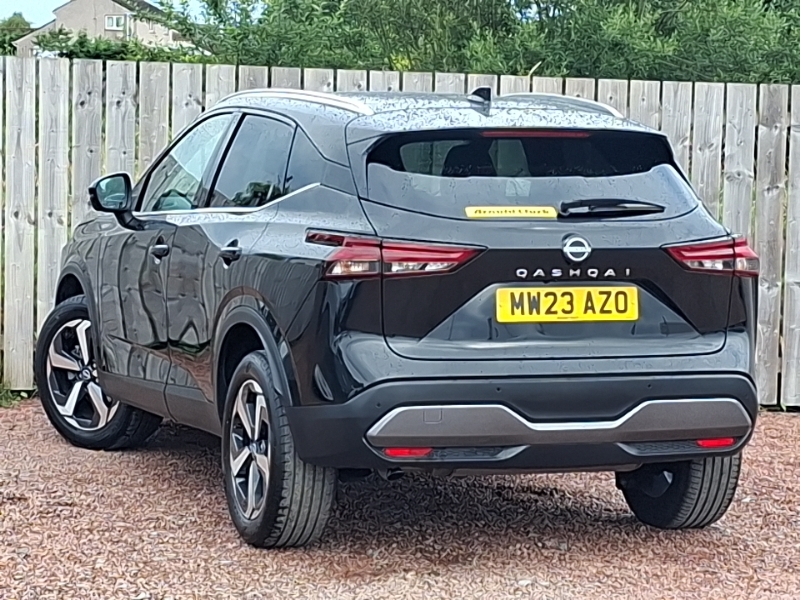 Nissan Qashqai 1.3 Dig-t Mh N-connecta MW23AZO Black #2