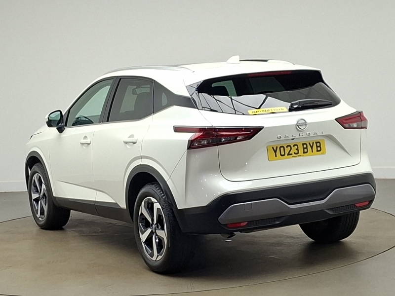 Nissan Qashqai 1.3 Dig-t Mh 158 N-connecta Xtronic White #2