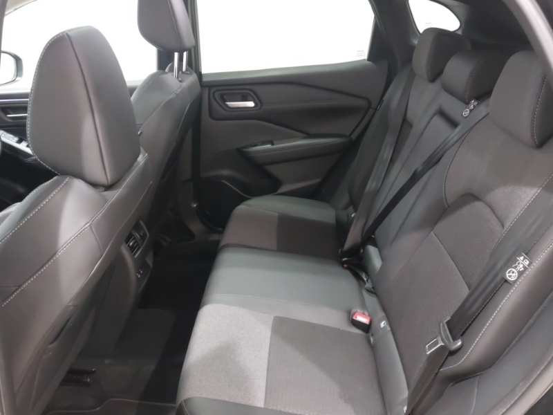 Nissan Qashqai 1.3 Dig-t Mh 158 N-connecta Glass Rf Xtronic Black #6