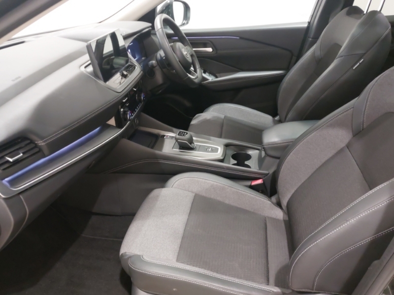 Nissan Qashqai 1.3 Dig-t Mh 158 N-connecta Glass Rf Xtronic Black #5