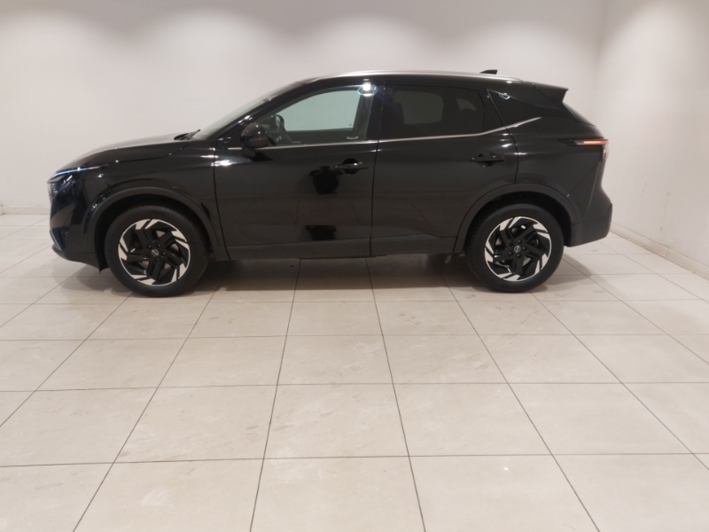 Nissan Qashqai 1.3 Dig-t Mh 158 N-connecta Glass Rf Xtronic Black #4