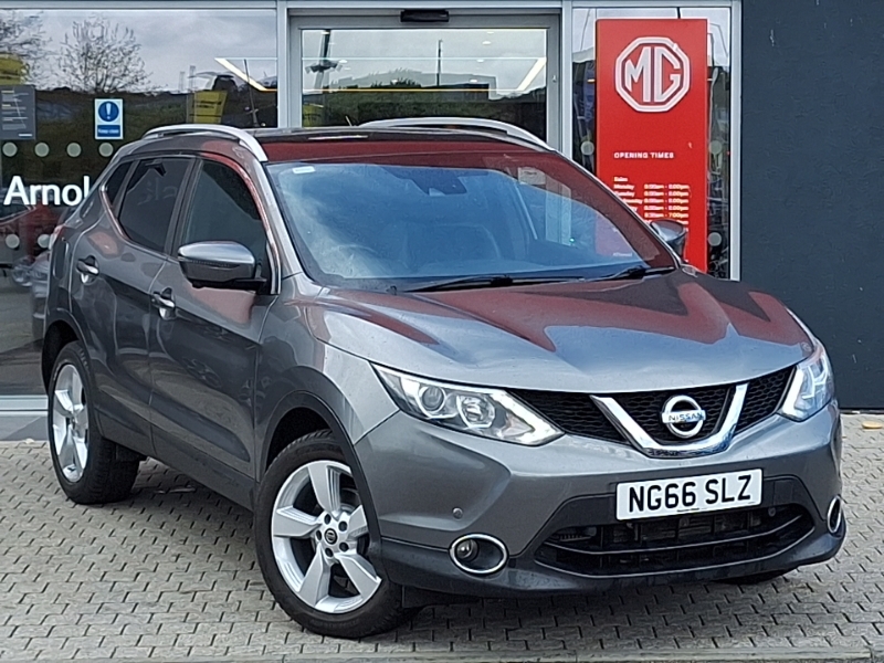 Nissan Qashqai Hatchback Black #1
