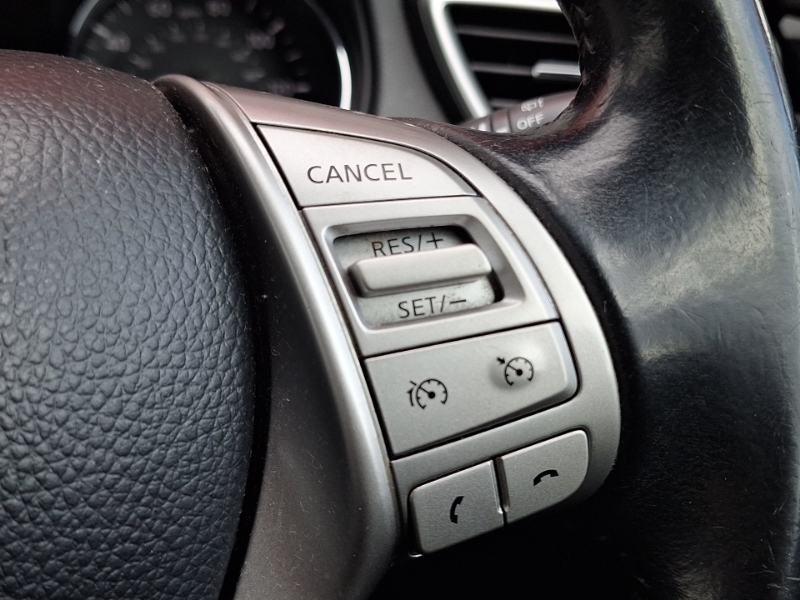 Nissan Qashqai Hatchback Black #13