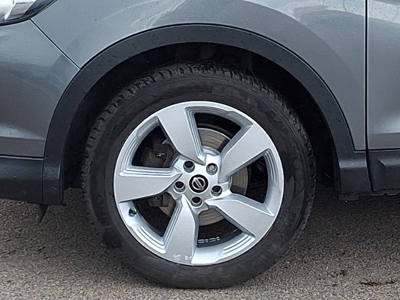 Nissan Qashqai Hatchback Black #19