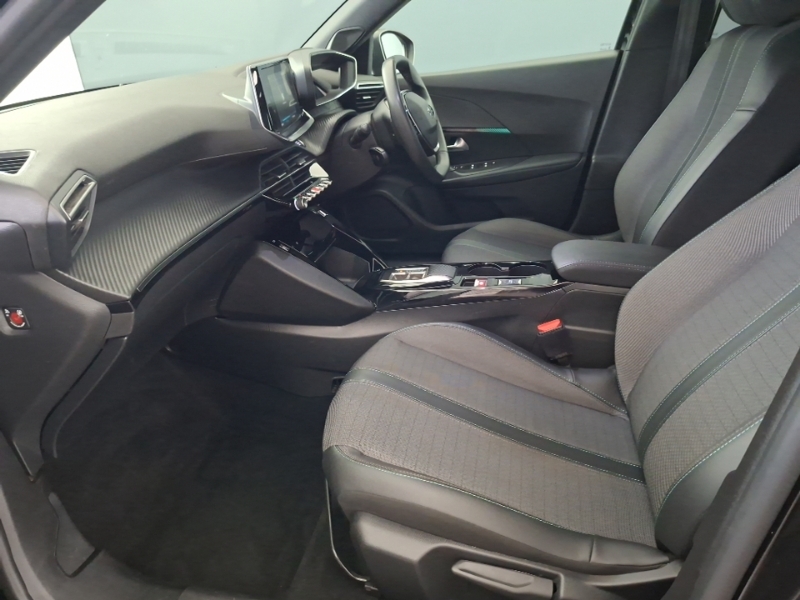 Peugeot e-2008 100Kw Allure Premium 50Kwh Black #5