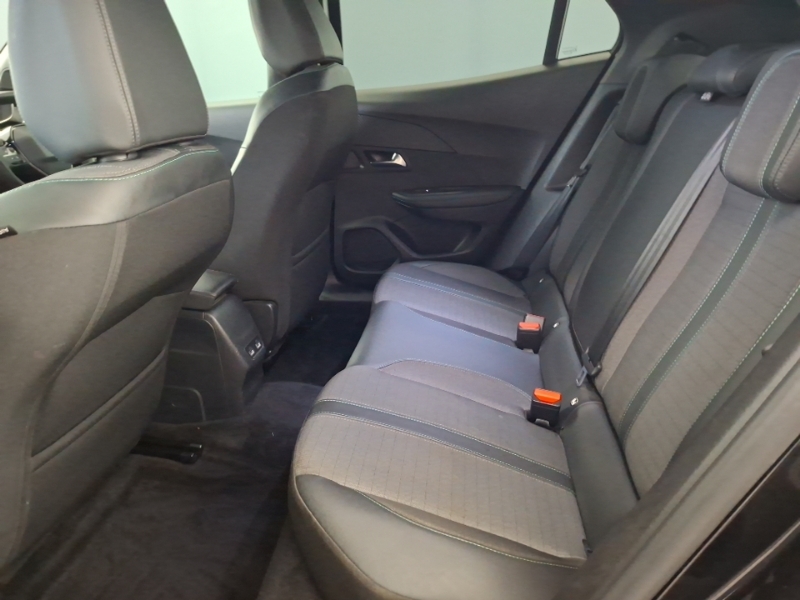 Peugeot e-2008 100Kw Allure Premium 50Kwh Black #6