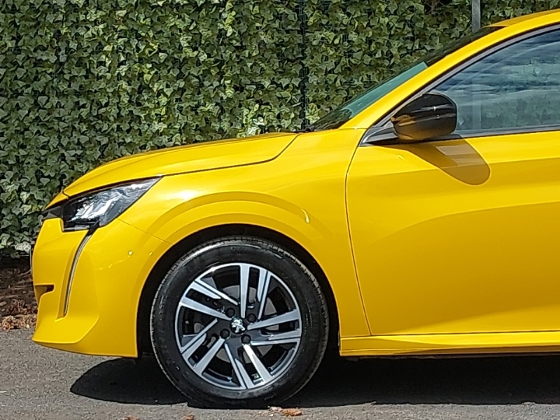 Peugeot 208 1.2 Puretech 100 Gt Yellow #19