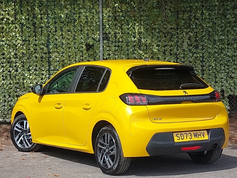 Peugeot 208 1.2 Puretech 100 Active Premium Yellow #2