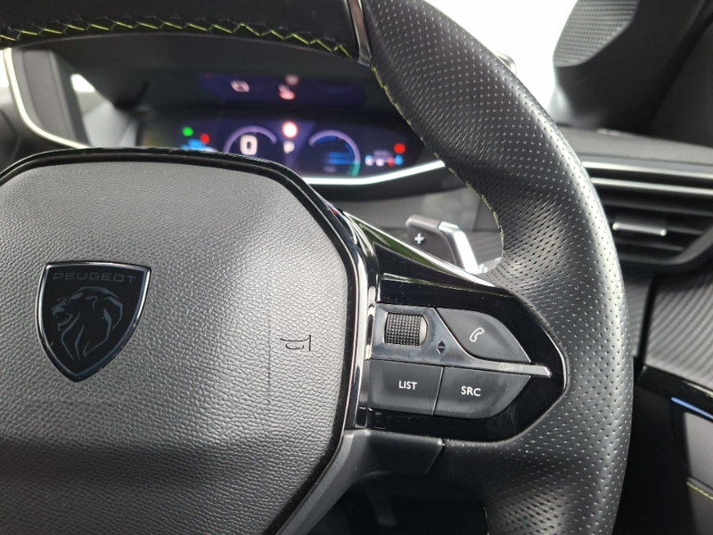 Peugeot 208 Allure Red #13
