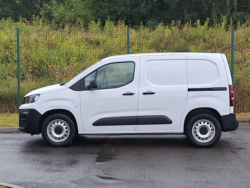 Peugeot E-Partner 800 100Kw 50Kwh Professional Premium Van FY73ZXW White #4