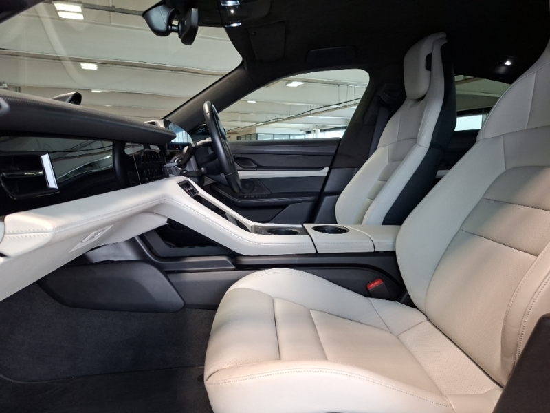 Porsche Taycan 500Kw Turbo 93Kwh Black #5
