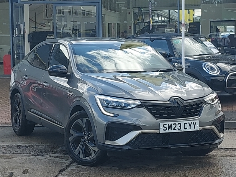 Renault Arkana 1.6 E-tech Full Hybrid 145 Engineered Grey