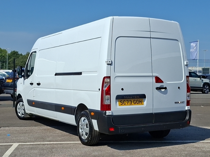 Renault Master Lm35 Blue Dci 135 Advance Medium Roof Van White #2