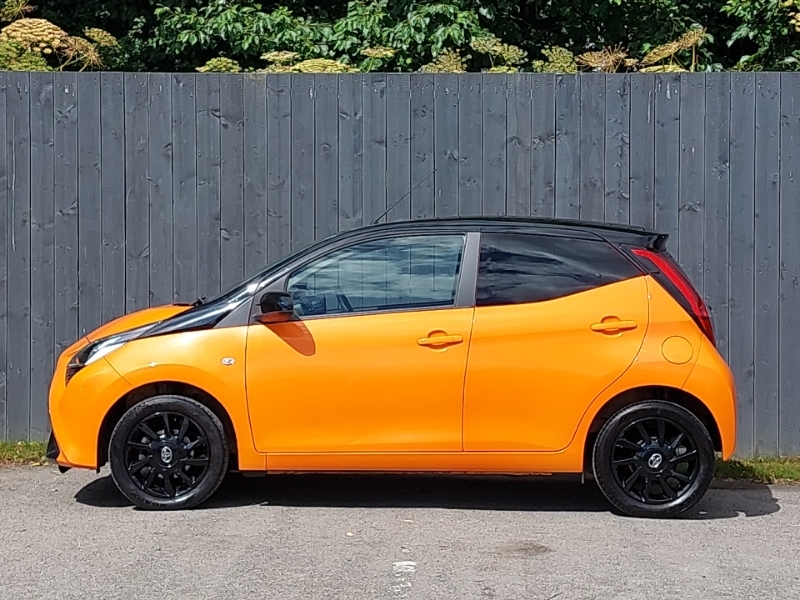 Toyota Aygo 1.0 Vvt-i X-cite 6 Orange #3