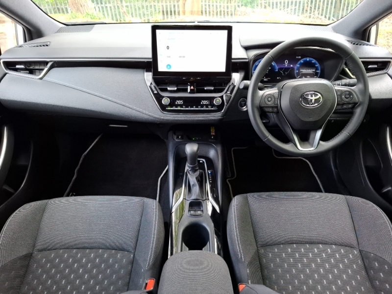 Toyota Corolla 1.8 Hybrid Icon Cvt White #3