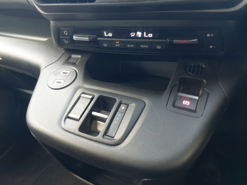 Vauxhall Combo-e Life Life 100Kw Design XL 52Kwh 7 Sea Grey #12