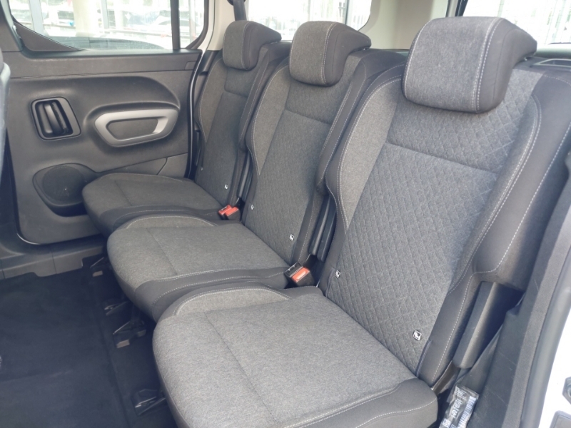 Vauxhall Combo-e Life Life 100Kw Design XL 52Kwh 7 Sea Grey #6