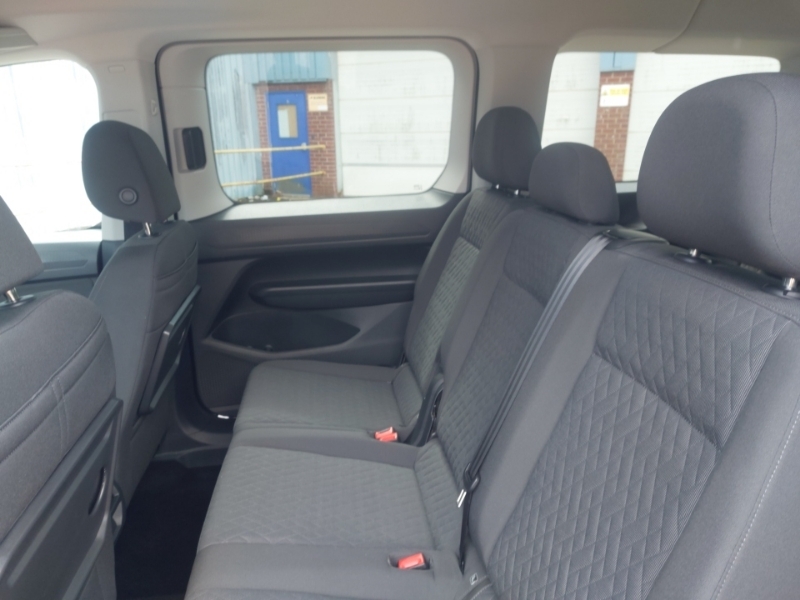 Volkswagen Caddy Maxi Life 2.0 Tdi 122 Life Black #6