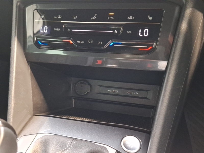 Volkswagen Tiguan Elegance White #15