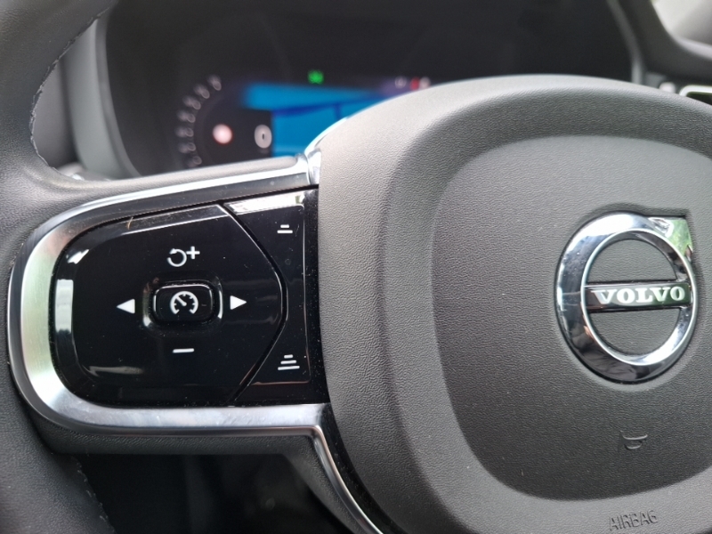 Volvo XC60 Xc60 R-design B5 Mhev Awd White #12