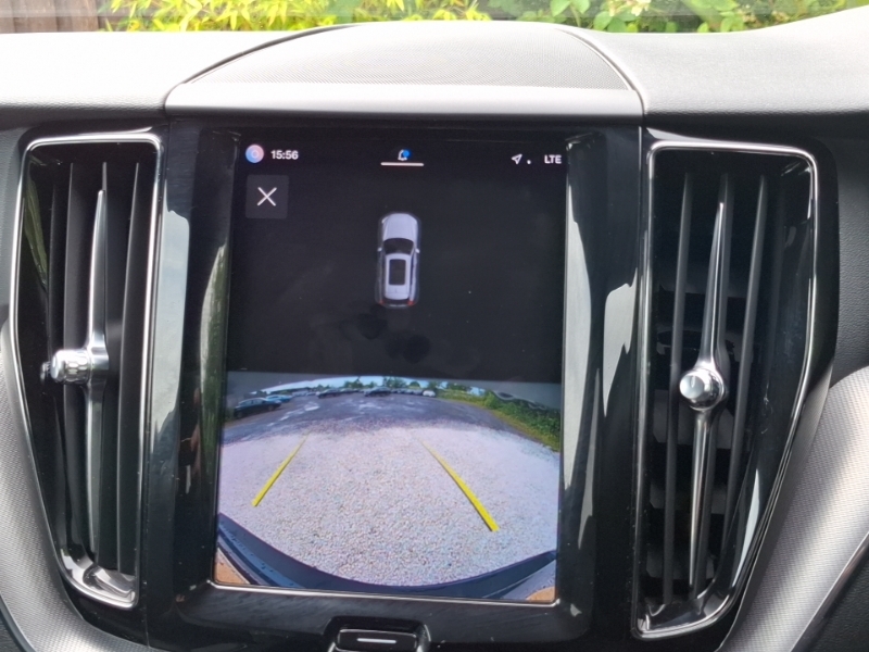 Volvo XC60 Xc60 R-design B5 Mhev Awd White #9