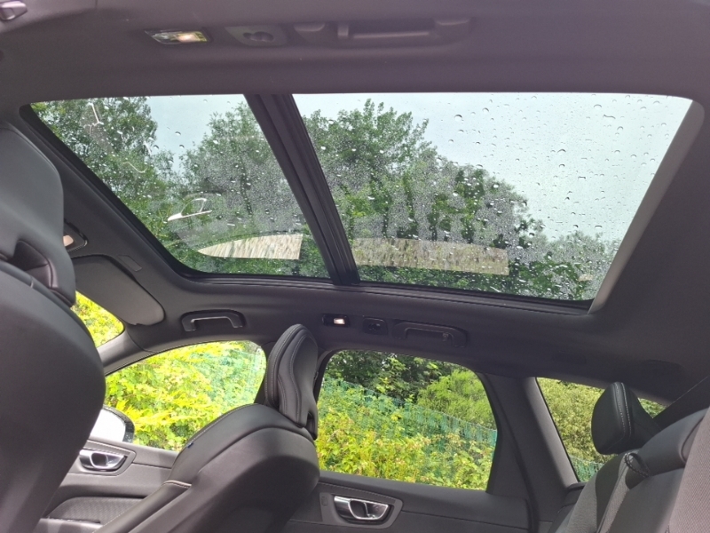 Volvo XC60 Xc60 R-design B5 Mhev Awd White #17