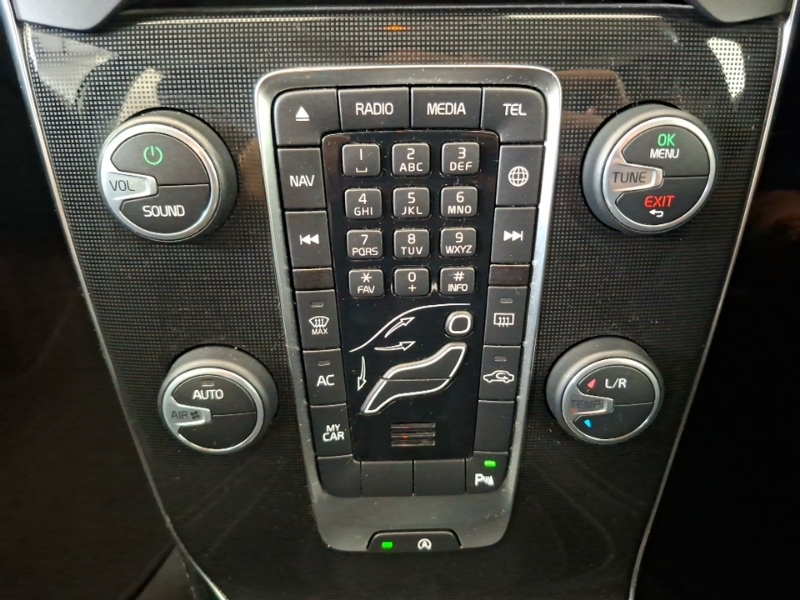 Volvo V40 Volvo Hatchback D2 120 R Design Nav Red #15