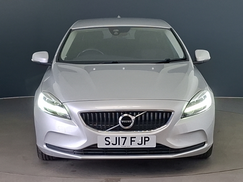 Volvo V40 Volvo Hatchback D2 120 R Design Nav Red #14