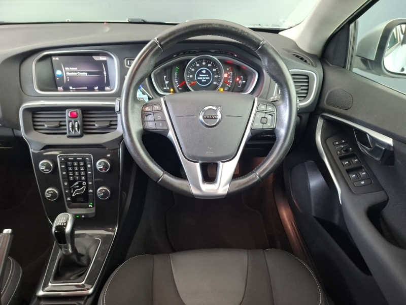 Volvo V40 Volvo Hatchback D2 120 R Design Nav Red #8