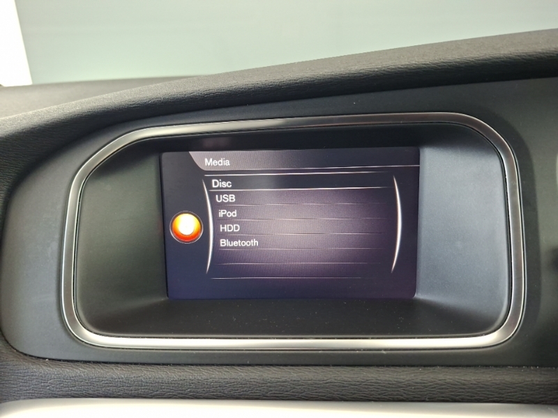 Volvo V40 Volvo Hatchback D2 120 R Design Nav Red #10