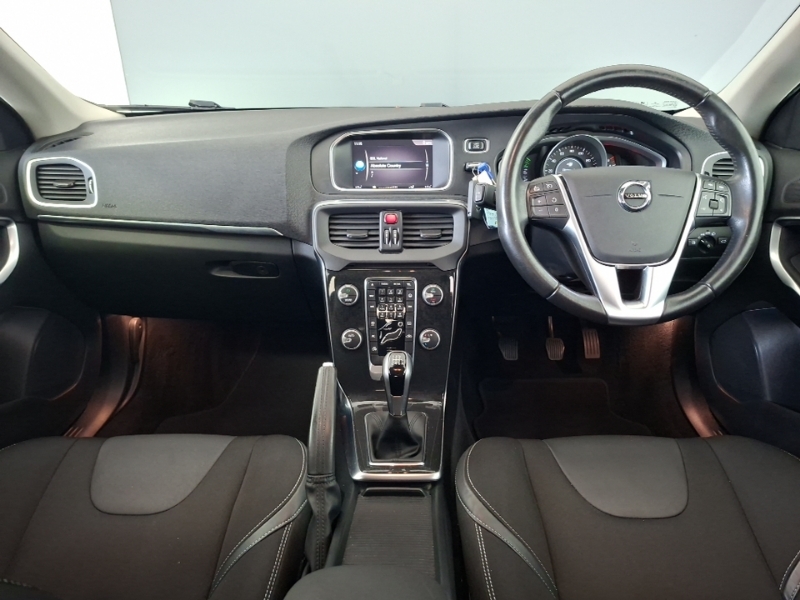 Volvo V40 T2 122 Momentum Nav Plus Silver #3