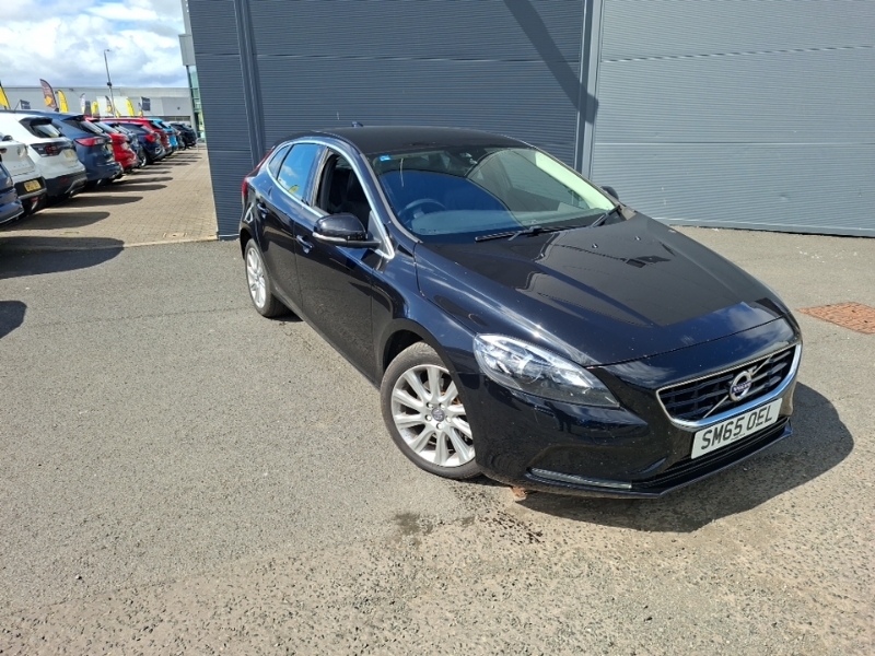 Volvo V40 D2 120 Se Lux Black