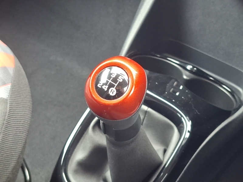 Peugeot 108 108 Collection Top White #16