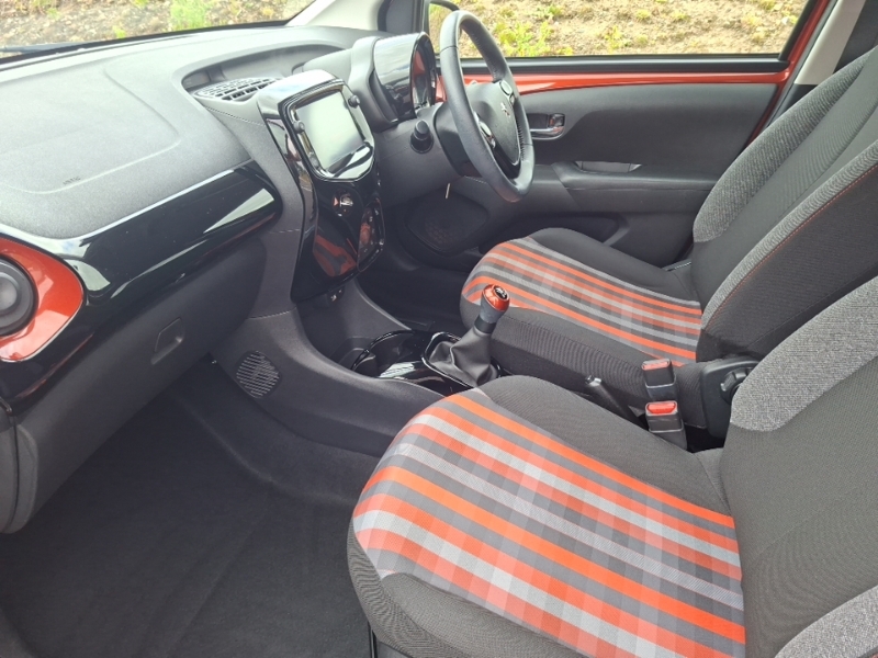 Peugeot 108 1.0 72 Active Red #5