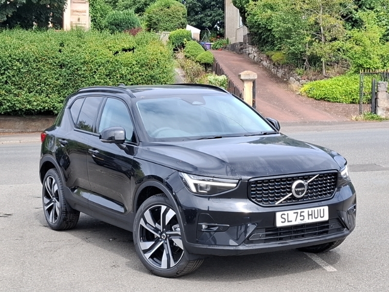 Volvo XC40 2.0 B4p Ultra Dark Black