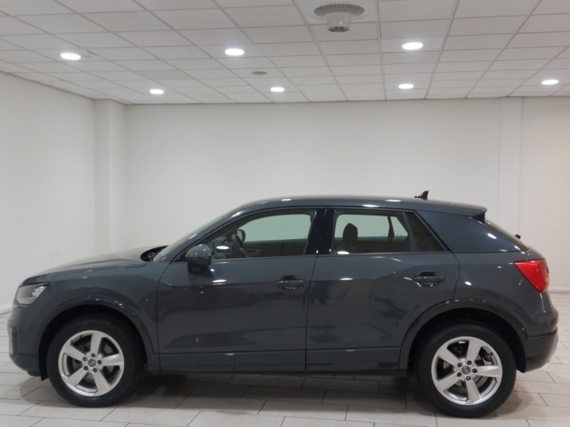Audi Q2 30 Tfsi Sport Grey #5