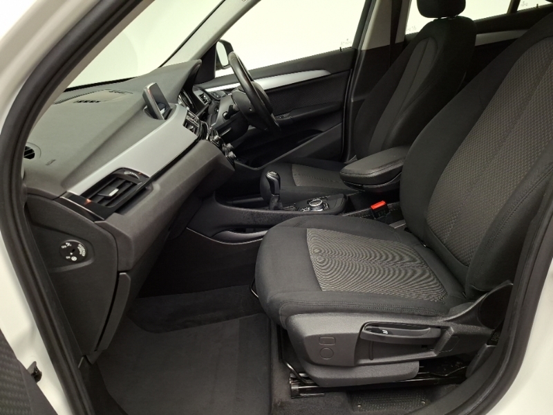 BMW X1 Sdrive 18I Se White #5