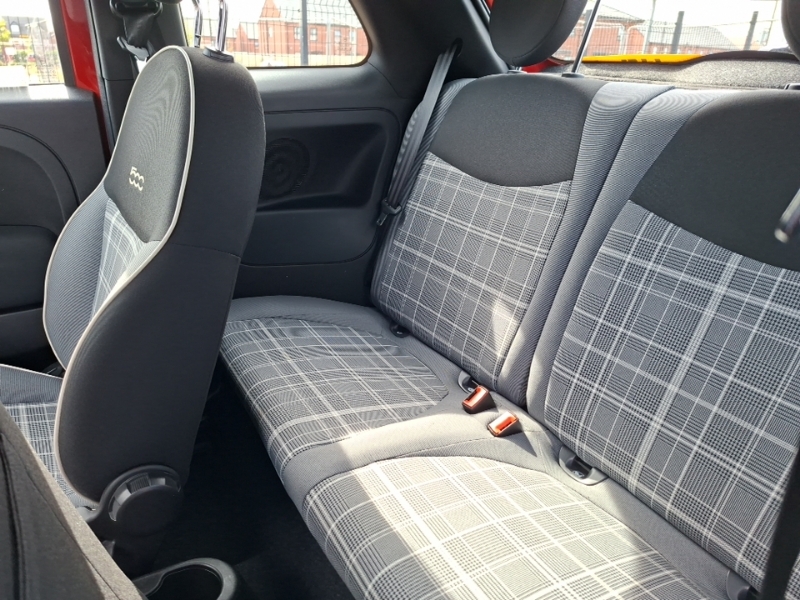 Fiat 500 1.2 Lounge Red #6
