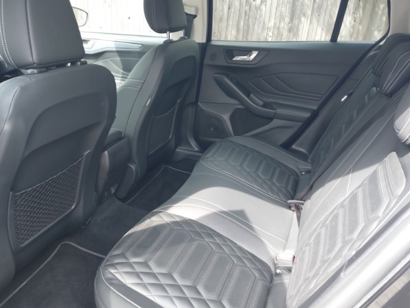 Ford Focus 1.5 Ecoblue Active Vignale Black #6