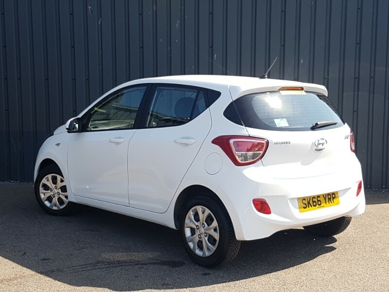 Hyundai I10 1.0 Se White #2
