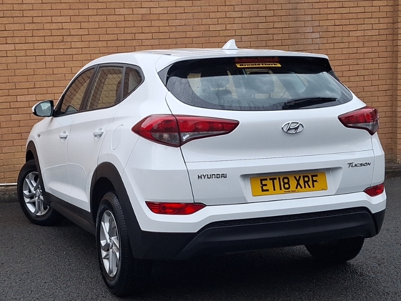 Hyundai Tucson 1.7 Crdi Blue Drive S 2Wd White #2