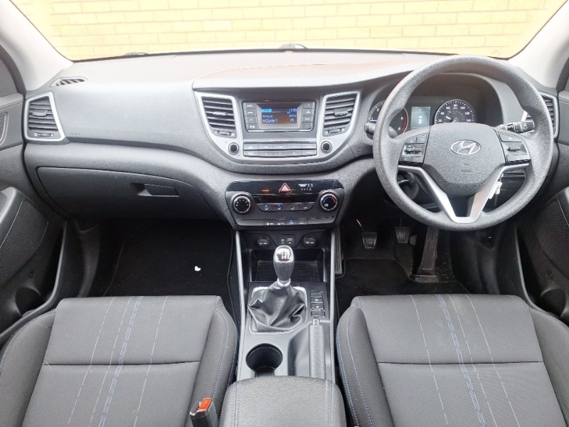 Hyundai Tucson 1.7 Crdi Blue Drive S 2Wd White #3