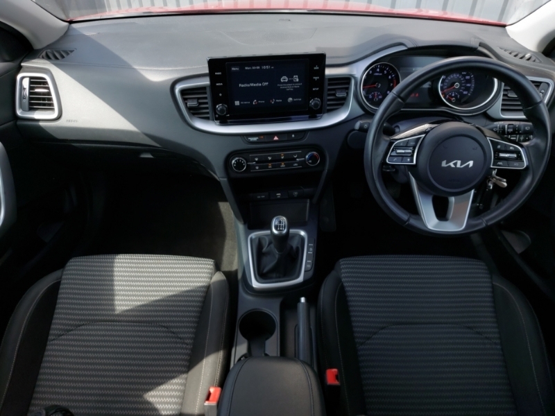 Kia Ceed 1.5T Gdi Isg 2 Red #3
