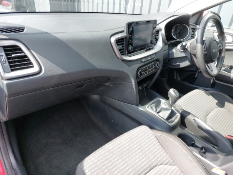 Kia Ceed 1.5T Gdi Isg 2 Red #5